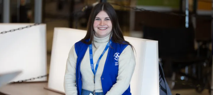 Med school hopeful Anne-Marie helps patients navigate hospital COVID protocols
