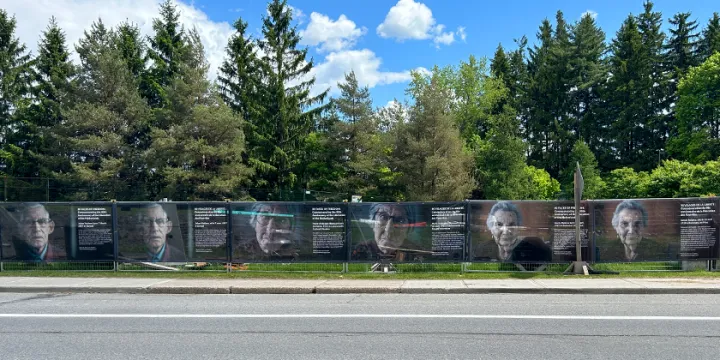 80 visages, 80 années : Une installation artistique au nouveau campus commémore la libération des Pays-Bas et les liens avec le Canada