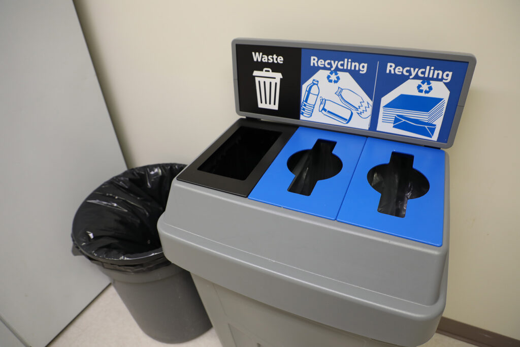 The recycling station and garbage bin in the Geriatric Medicine Unit’s kitchenette.