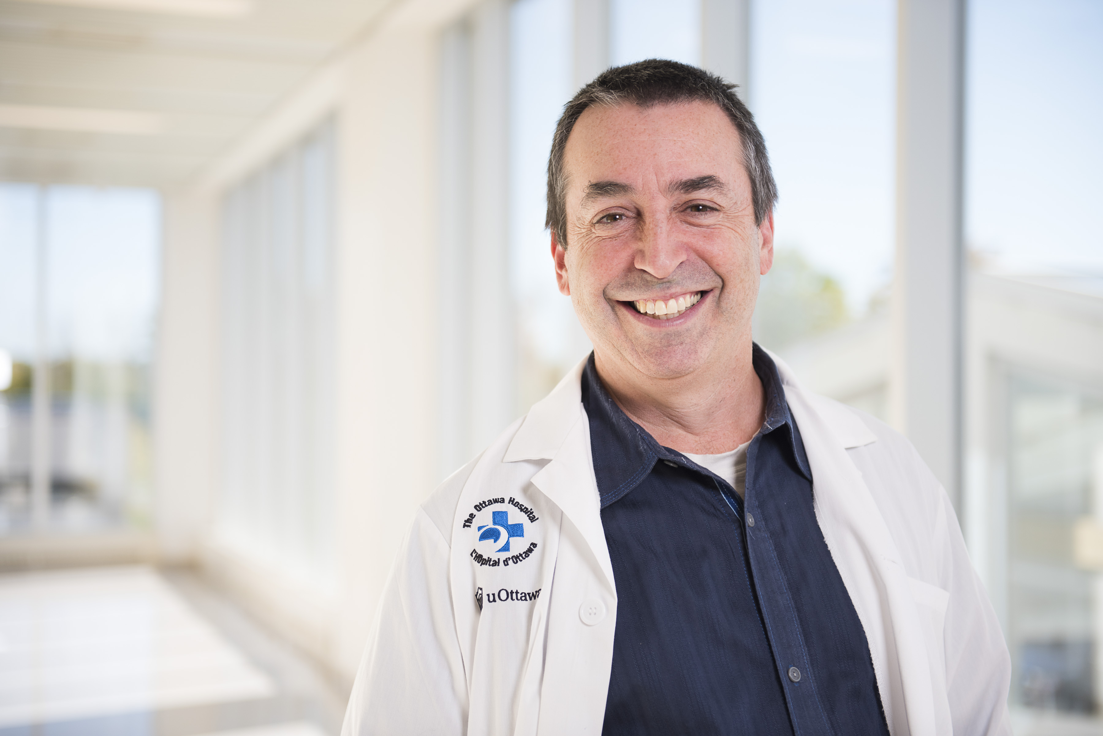 image du Dr Jonathan Angel