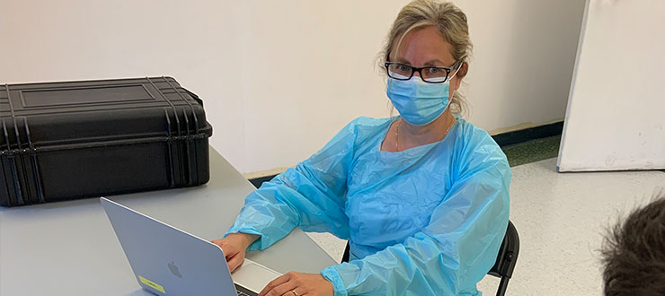 Marie-Pierre Trempe registers a patient using Epic-in-a-box