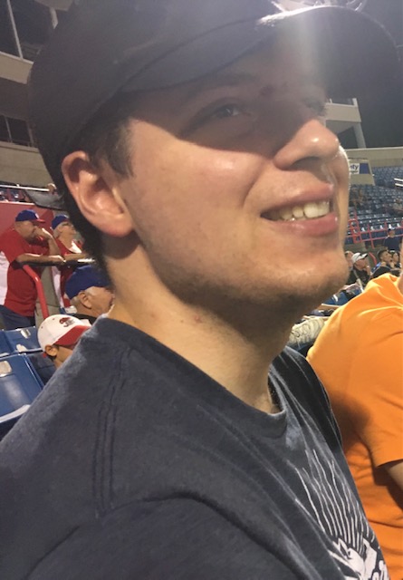 Jean-Marc Lang qui regarde un match de baseball