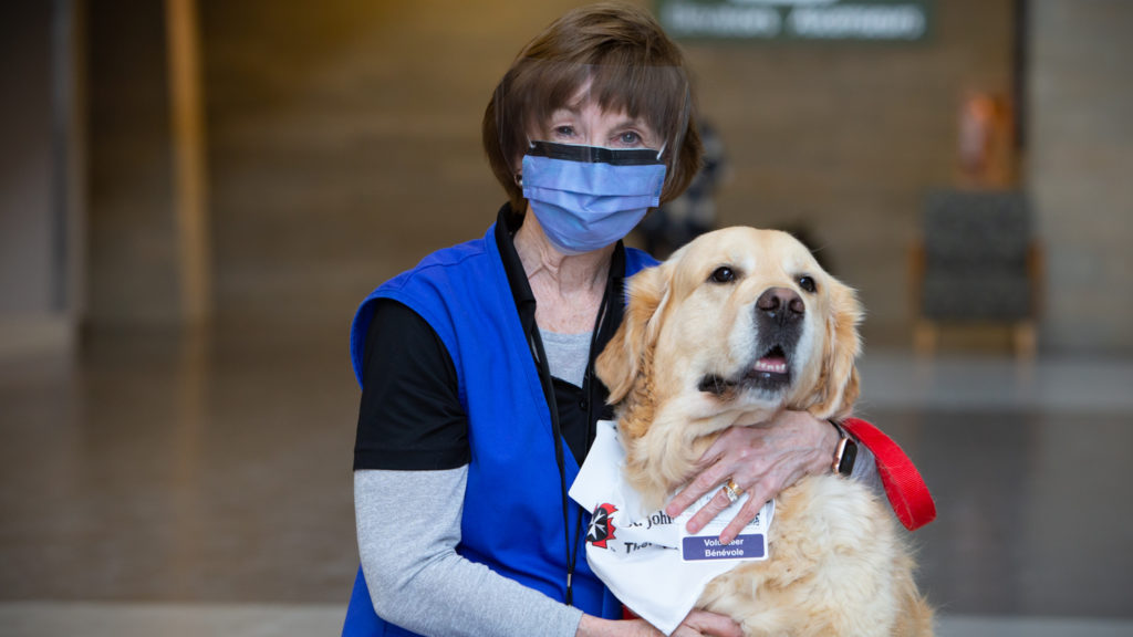 Joanne Rodgers et son chien, Happy