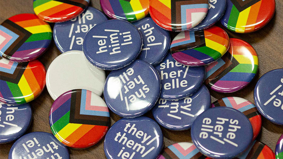 Buttons with pronouns