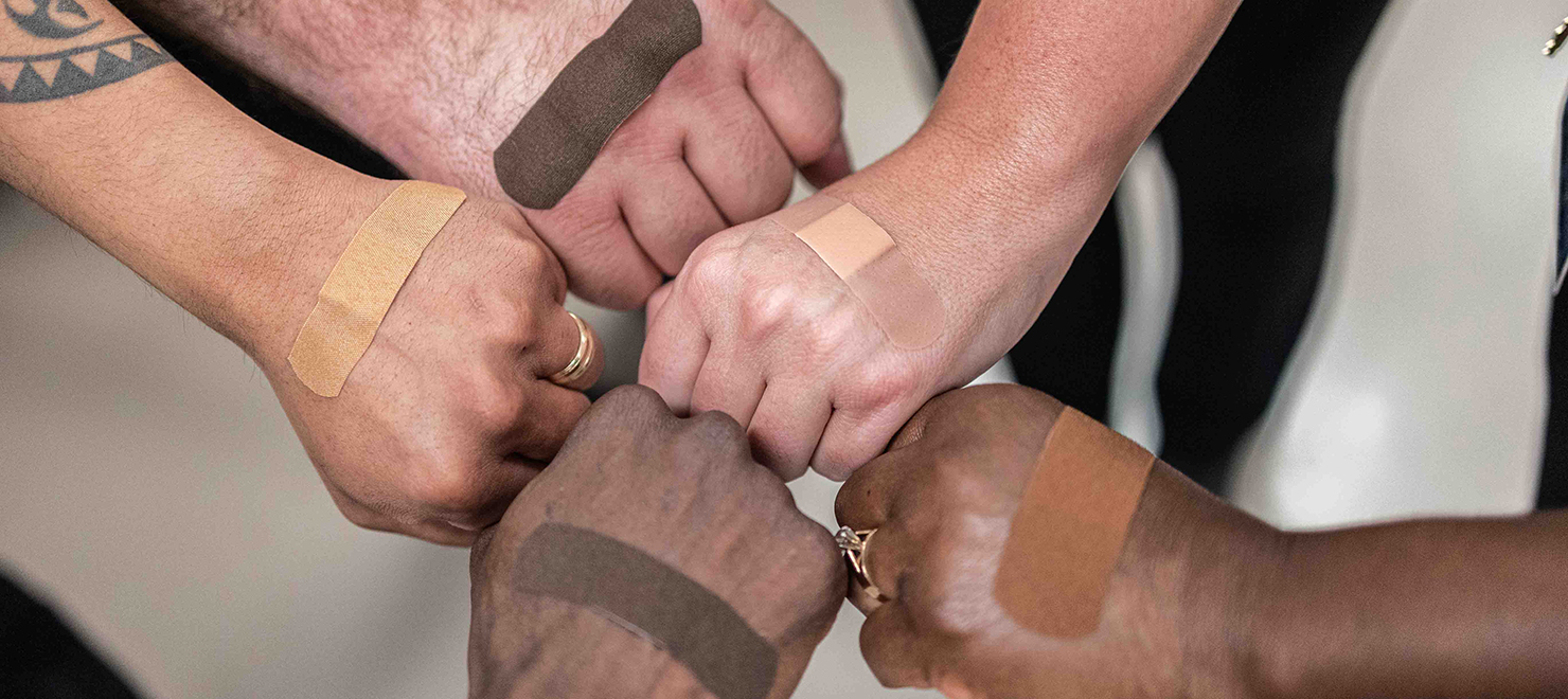 Skin tone bandages